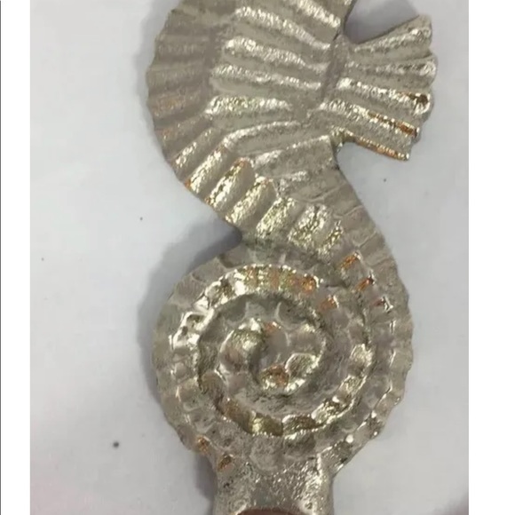 New Silver Metal Seahorse Bottle Opener - Picture 6 of 8